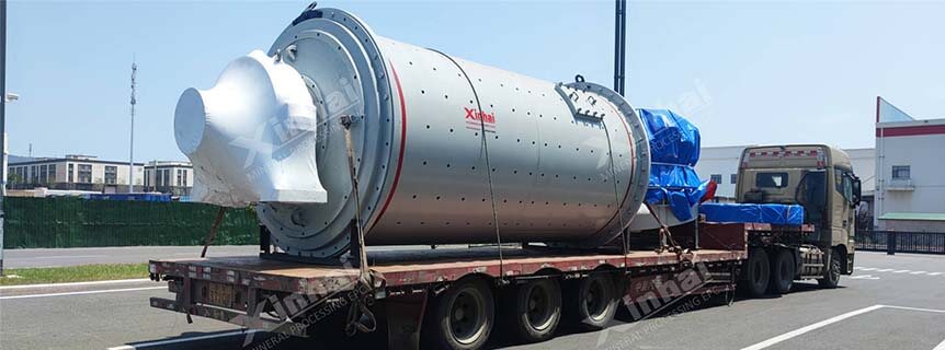 The ball mill is being transported.jpg